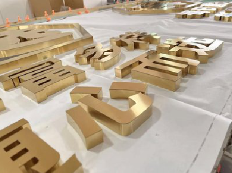 福清拉丝不锈钢字的特点。