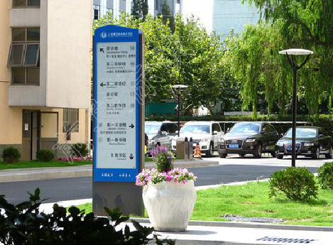 福清哪些因素影响宣传栏的制作？